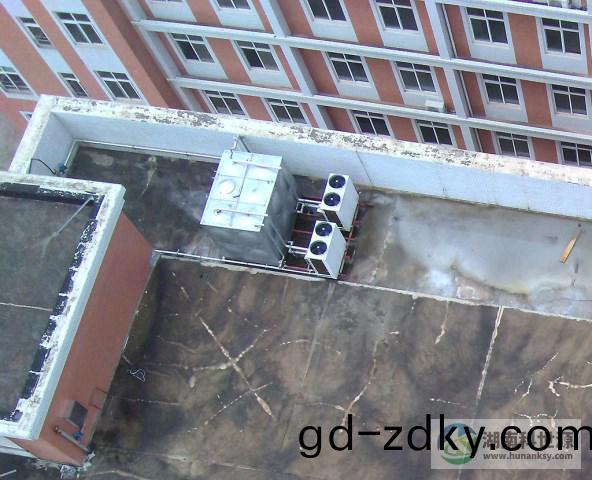 麗(li)髮(fa)新城(cheng)青(qing)雅(ya)學(xue)校空(kong)氣(qi)能(neng)熱(re)水(shui)工程(cheng)