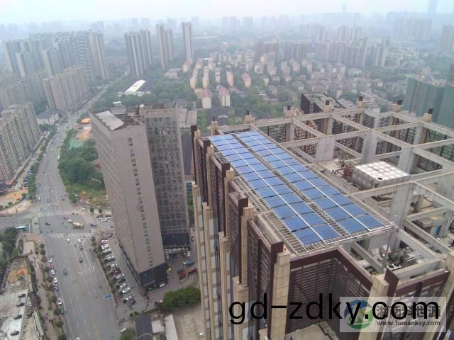 長沙市五江天街北(bei)區商業樓屋麵太陽能熱水(shui)係統