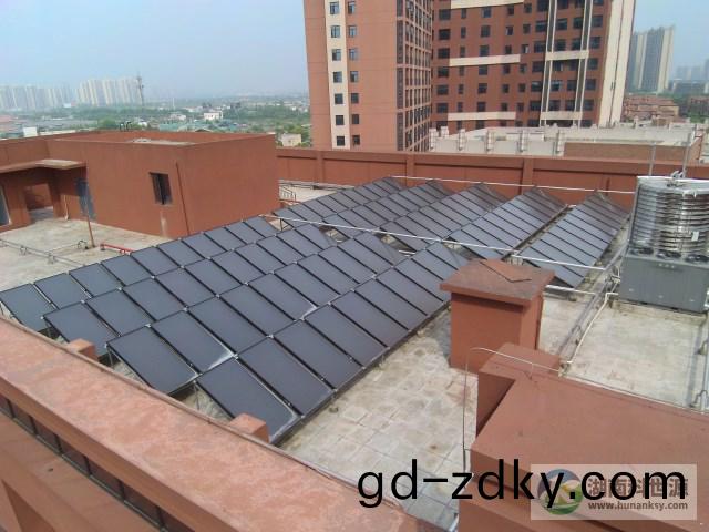 東瀾(lan)灣社(she)區醫療用房太陽(yang)能熱水係統工程