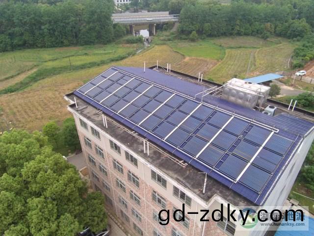 長沙縣(xian)安沙鎮楊梓中學宿捨太陽能熱水(shui)係統工程