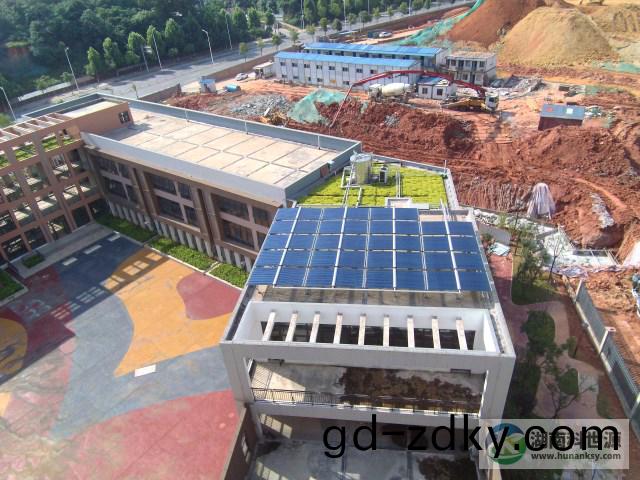 湘府世紀住(zhu)宅小區(qu)二期C區幼兒園(yuan)太(tai)陽能熱(re)水係統工程