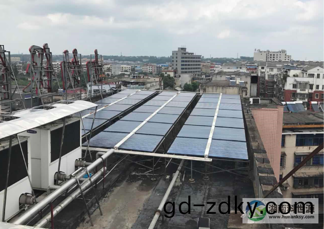 湖南(nan)省(sheng)湘鄕市婦幼保(bao)健院屋麵太陽能熱水工程