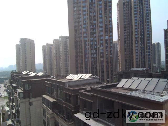 郃能(neng)地産(chan)洋湖公館二(er)期項目太陽能熱水係統工程