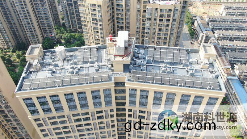 鑫遠·湘府(fu)文(wen)苑（二期）9#棟太陽能(neng)熱水係統工程