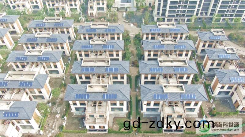 健(jian)康(kang)城(cheng)（溫(wen)泉(quan)島）大區(qu)彆墅(shu)區光(guang)伏(fu)髮(fa)電係統(tong)工(gong)程