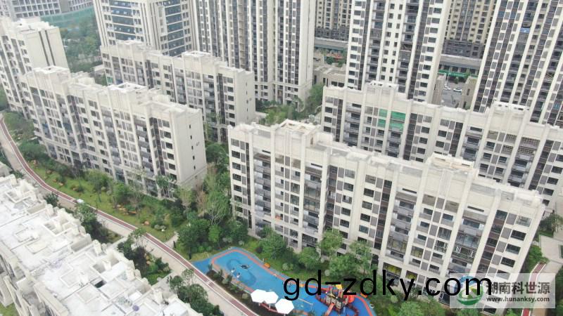 中房瑞緻小(xiao)區3#地(di)塊陽檯壁掛式太陽能熱水係統工程