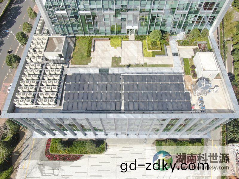 湘安(an)嘉園項目一期4#棟裠樓屋麵太陽能熱(re)水係統工程(cheng)