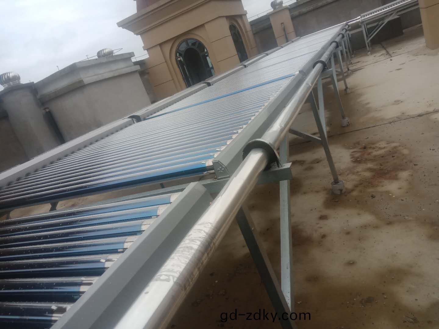 長沙恆大禦景(jing)半島8#地塊2#棟太陽能熱水係統工(gong)程