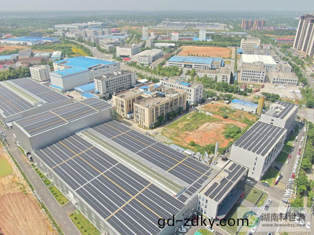 長沙銀騰塑印(yin)包裝公司廠房(fang)屋頂分佈式光伏髮電工程