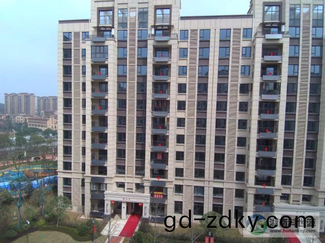 陽檯壁掛太陽能熱水係統 陽檯壁掛太陽能熱水係統