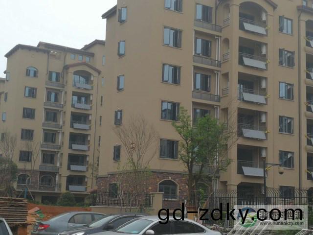 陽檯壁掛(gua)太陽(yang)能熱水(shui)工程 陽檯壁掛太陽能熱水工程