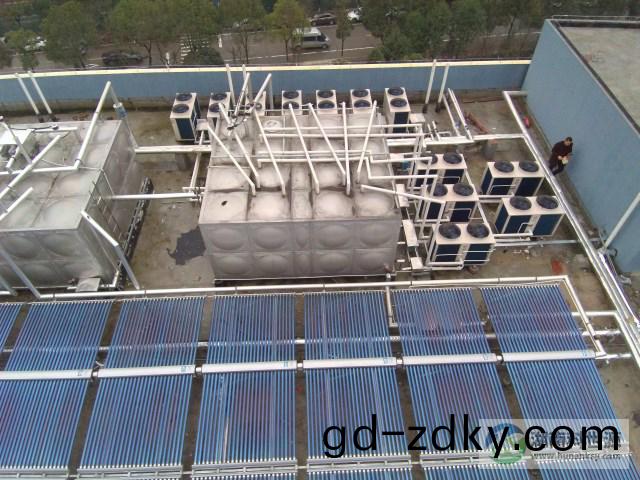 學校屋(wu)頂太陽能熱水工程 學校屋頂太(tai)陽能(neng)熱水工程