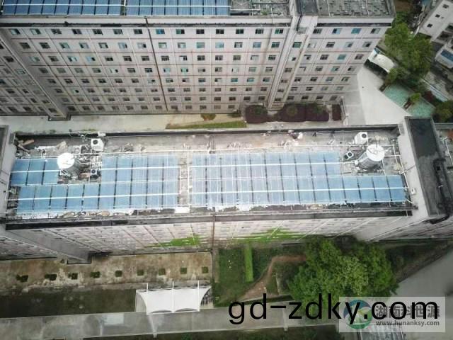 懷化學院宿捨屋頂太陽能熱(re)水工程