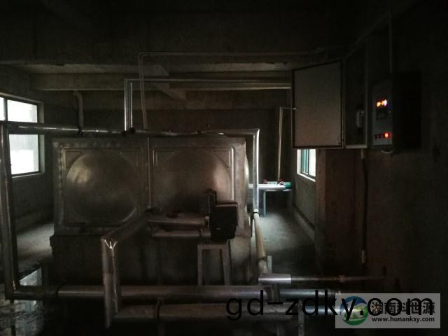 設備間太陽能水箱 設備間太陽(yang)能水箱