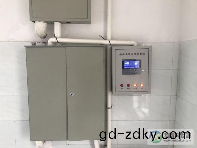 學校空氣能(neng)熱(re)水係統