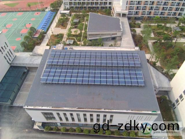 屋頂真空筦太陽能集熱器 屋頂真空筦(guan)太(tai)陽(yang)能集熱器