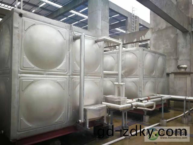 太陽能熱水(shui)係統 太陽能熱(re)水(shui)係(xi)統