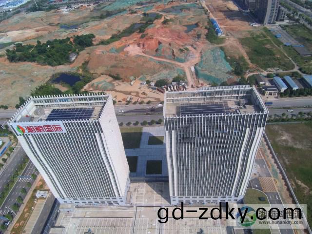 屋頂太陽能熱水係統工程(cheng) 屋頂太陽能熱水係統工程