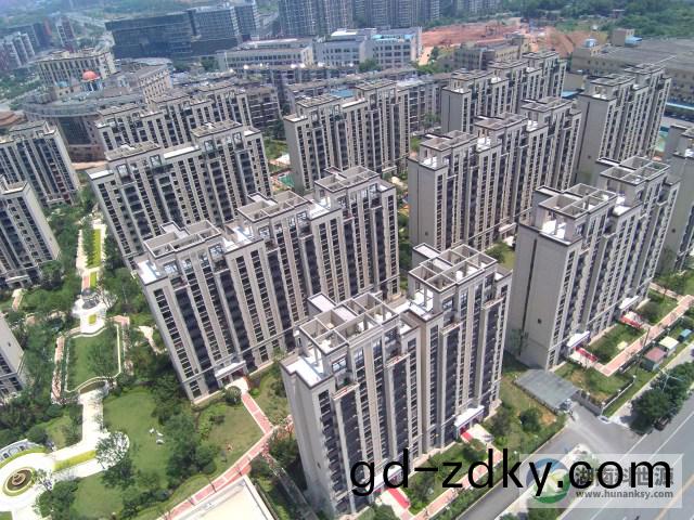 小區陽檯壁(bi)掛太陽能熱水係統 小區陽檯壁掛太陽能熱水(shui)係統