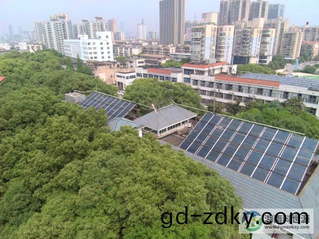 太陽(yang)能熱水係統工(gong)程