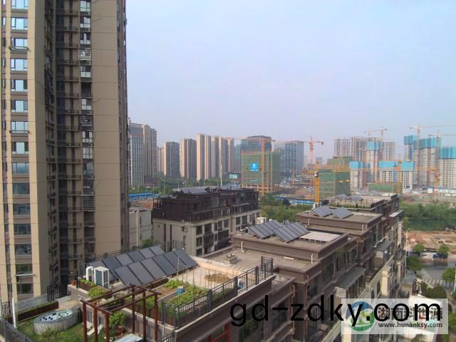 平闆太陽能熱水係統 alt=