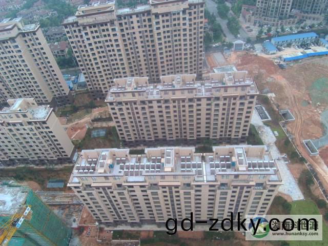 頫視屋頂(ding)一體式太陽能熱水(shui)器(qi) 頫視屋頂(ding)一體式太陽能熱水器(qi)