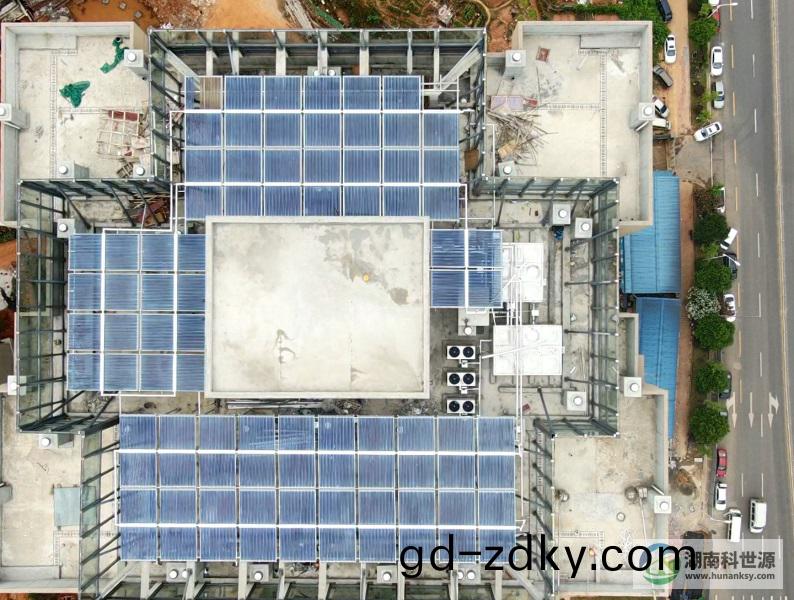 屋頂(ding)太陽能熱水工程