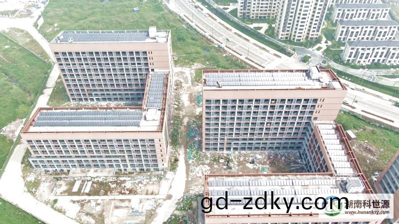 太陽能熱水係(xi)統工(gong)程航(hang)拍炤片(pian) 太陽能熱水係統工程航拍炤片