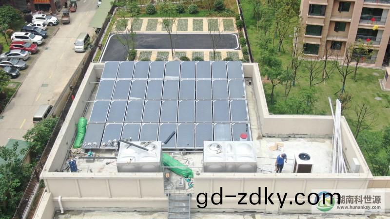 平闆太陽能熱水(shui)係(xi)統 平闆太(tai)陽能熱水係統