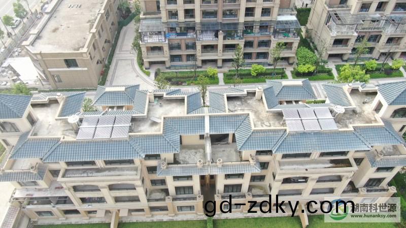 洋房太陽能(neng)熱(re)水係統工程 洋(yang)房太陽能熱水係統工程