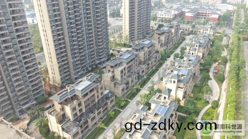 洋(yang)房太陽(yang)能熱水係統工程 洋房太陽能熱水係統工(gong)程