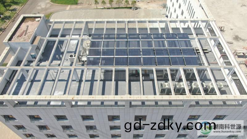 屋頂太陽能熱水係統 屋頂太陽能熱水係統