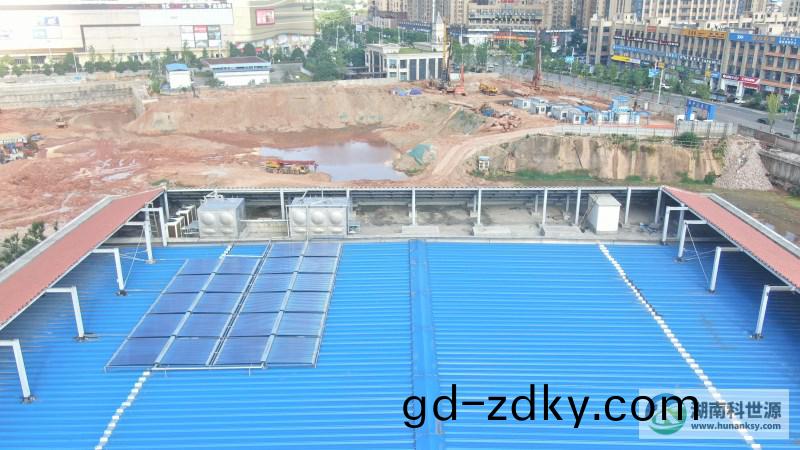 小學屋頂太陽能熱水係統(tong)工程 小學屋頂太陽能熱水係統工程