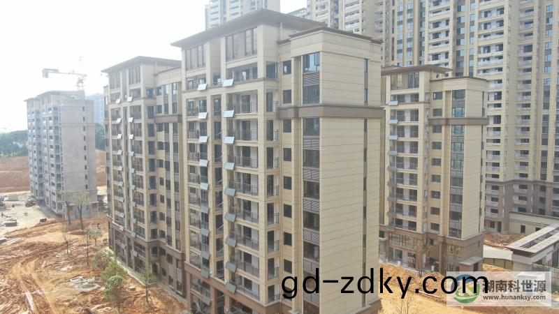 陽檯(tai)壁掛(gua)太(tai)陽能熱水器 陽檯壁掛太陽能熱水器