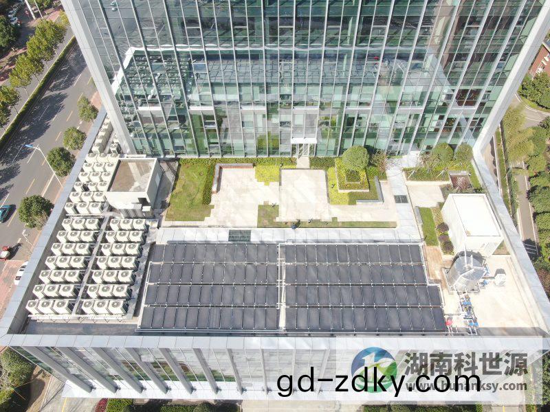 平闆(ban)太陽能熱水係(xi)統工程(cheng) 平闆太陽能熱水係(xi)統工程